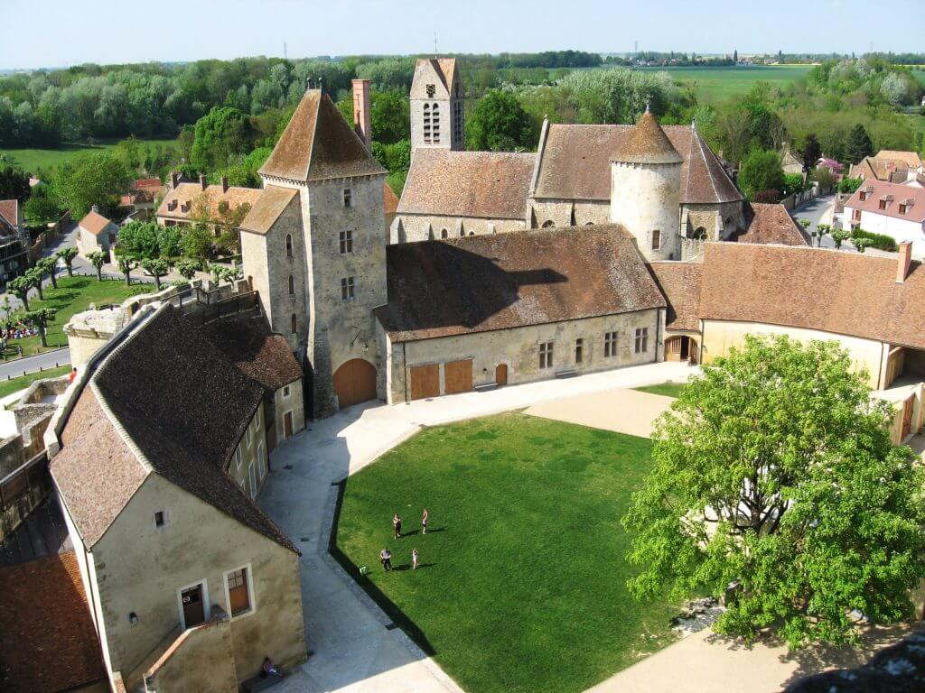 Vue-du-Chateau-Blandy-les-Tours